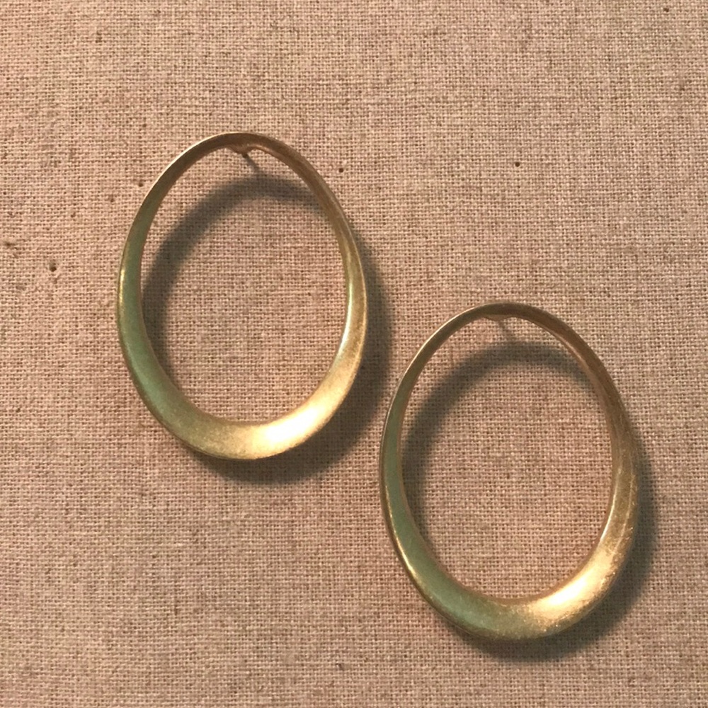 Front facing hoops